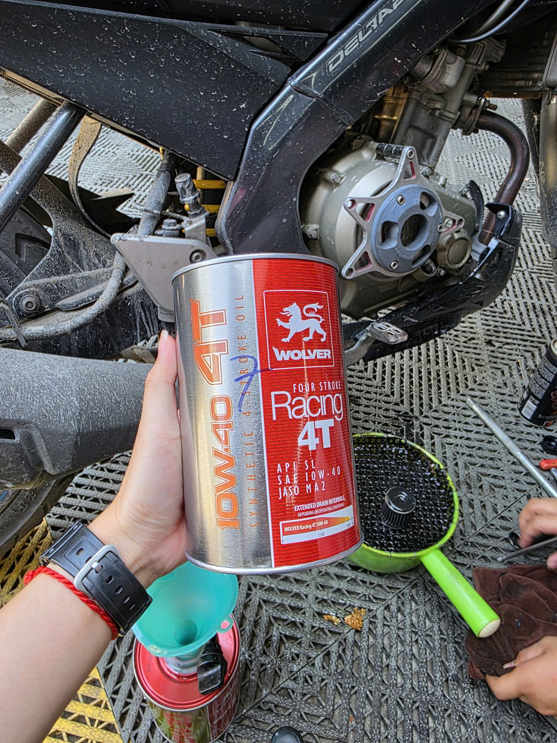 Nhớt Wolver 4T Racing 10W40 SL - Ảnh 4